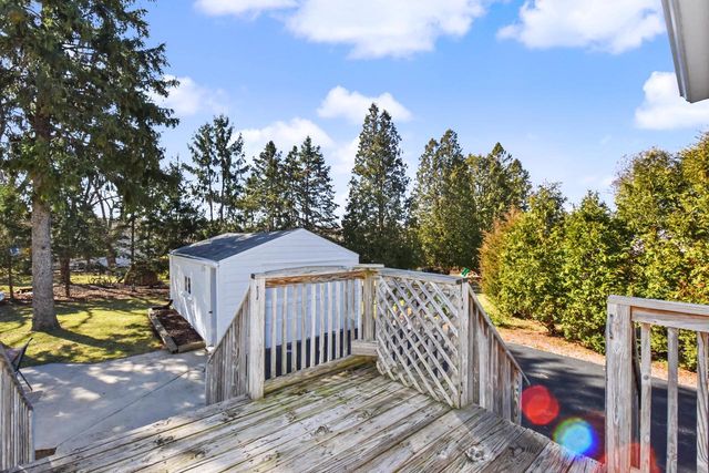 18525 Pleasant STREET, Brookfield, WI 53045