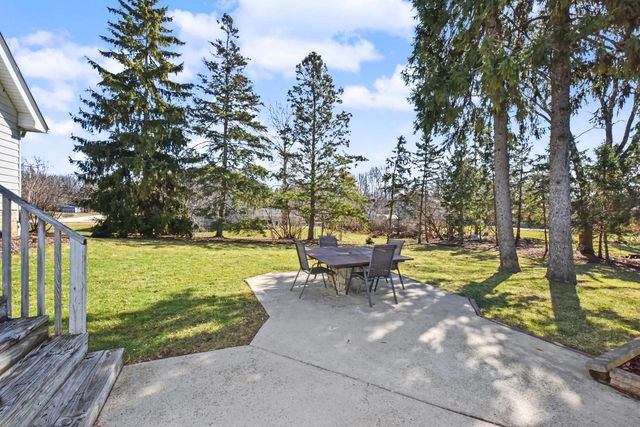 18525 Pleasant STREET, Brookfield, WI 53045