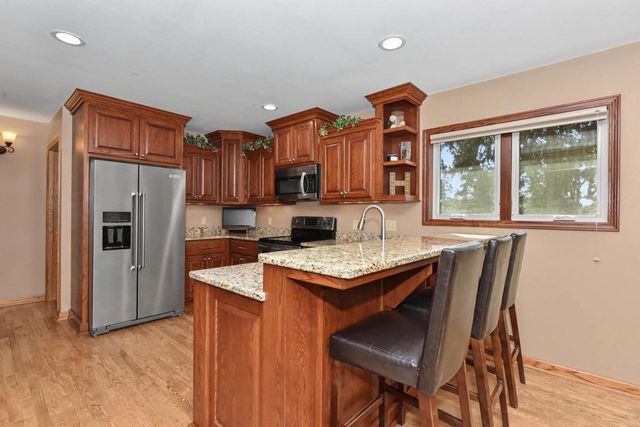 18525 Pleasant STREET, Brookfield, WI 53045