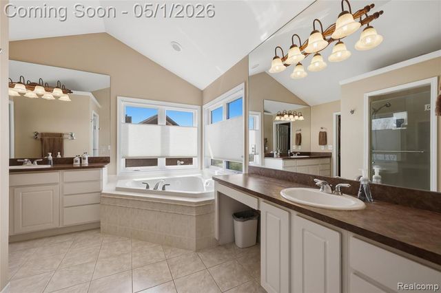 656 Overlook Drive, Oxford, MI 48371