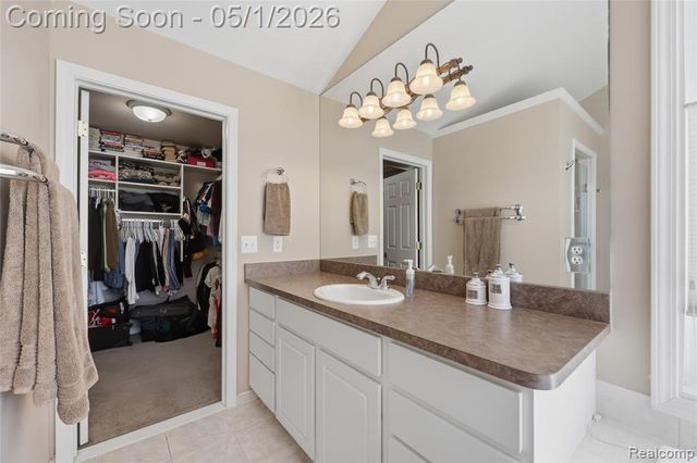 656 Overlook Drive, Oxford, MI 48371
