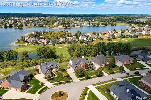 656 Overlook Drive, Oxford, MI 48371
