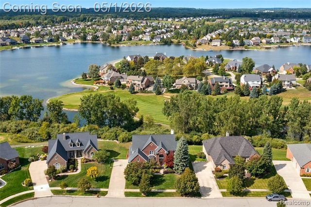 656 Overlook Drive, Oxford, MI 48371