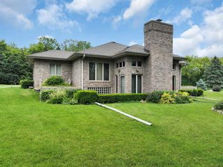 2132 Esquire LANE, Mount Pleasant, WI 53406