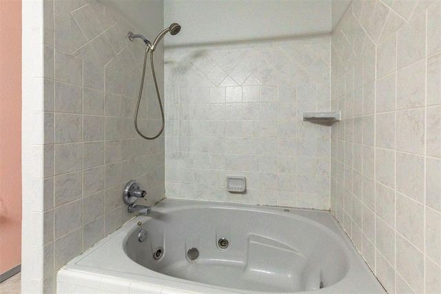 17551 Tall Oak Road, Choctaw, OK 73020