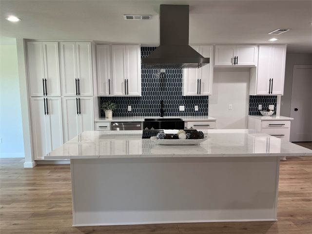 2809 Mollimar Drive, Plano, TX 75075