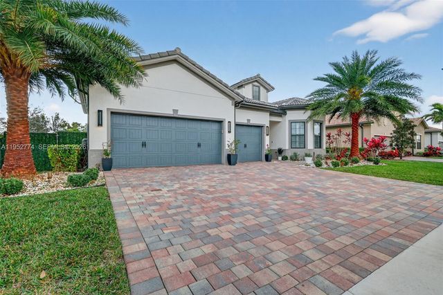 8426 Vaulting Dr, Lake Worth, FL 33467