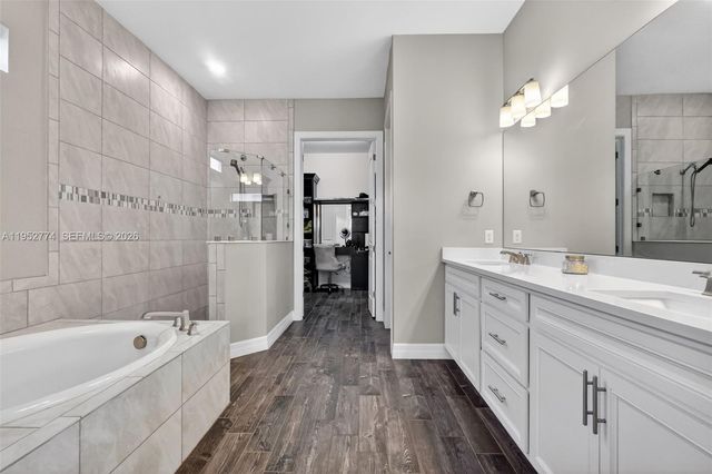 8426 Vaulting Dr, Lake Worth, FL 33467