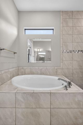 8426 Vaulting Dr, Lake Worth, FL 33467