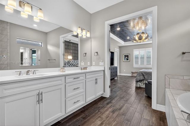 8426 Vaulting Dr, Lake Worth, FL 33467