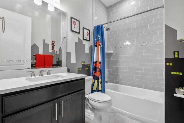 8426 Vaulting Dr, Lake Worth, FL 33467