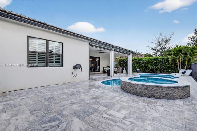 8426 Vaulting Dr, Lake Worth, FL 33467