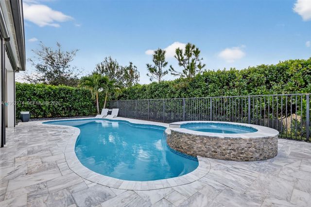 8426 Vaulting Dr, Lake Worth, FL 33467