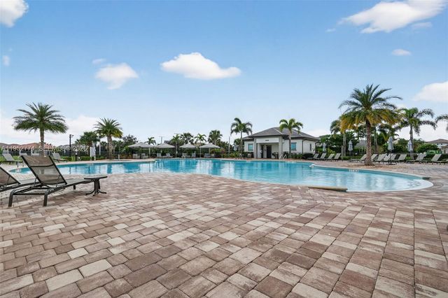 8426 Vaulting Dr, Lake Worth, FL 33467