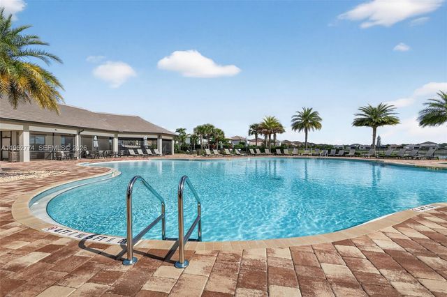 8426 Vaulting Dr, Lake Worth, FL 33467