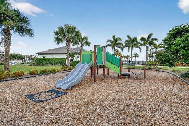 8426 Vaulting Dr, Lake Worth, FL 33467