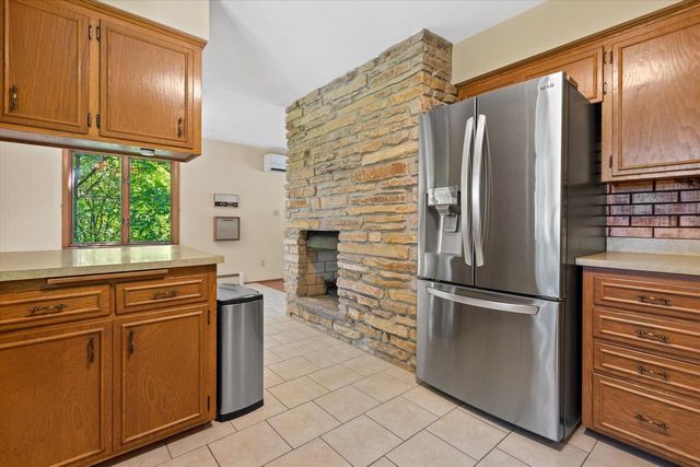 N89W17089 Highland COURT, Menomonee Falls, WI 53051