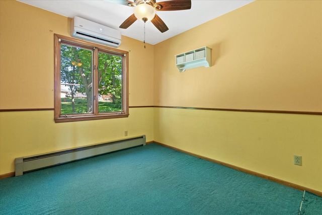 N89W17089 Highland COURT, Menomonee Falls, WI 53051