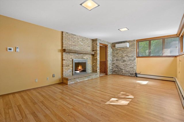 N89W17089 Highland COURT, Menomonee Falls, WI 53051