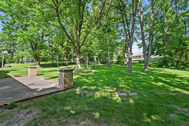 N89W17089 Highland COURT, Menomonee Falls, WI 53051