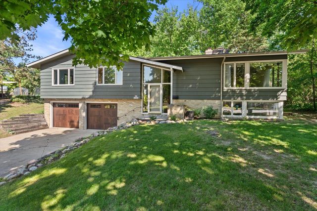 N89W17089 Highland COURT, Menomonee Falls, WI 53051