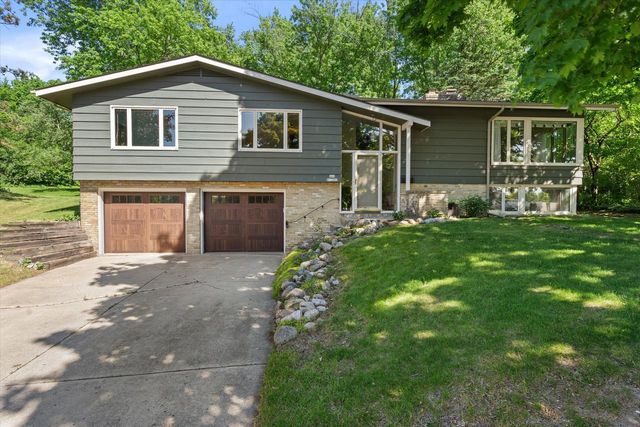N89W17089 Highland COURT, Menomonee Falls, WI 53051
