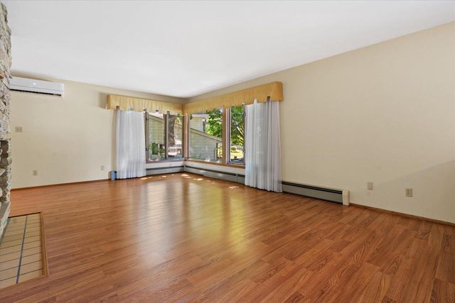 N89W17089 Highland COURT, Menomonee Falls, WI 53051