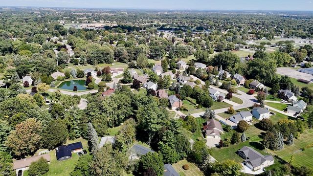 2588 E Greendale Drive, Saginaw, MI 48603