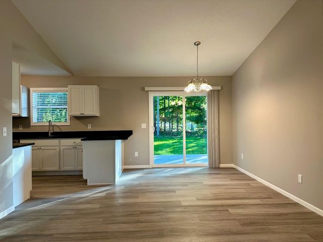 2588 E Greendale Drive, Saginaw, MI 48603