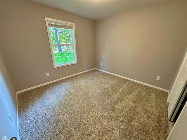 2588 E Greendale Drive, Saginaw, MI 48603