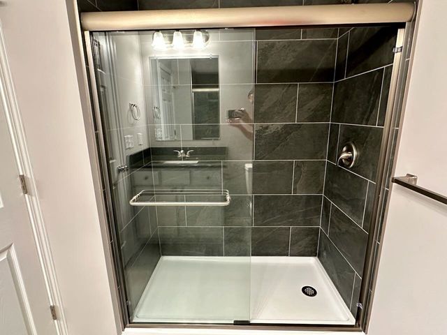 2588 E Greendale Drive, Saginaw, MI 48603