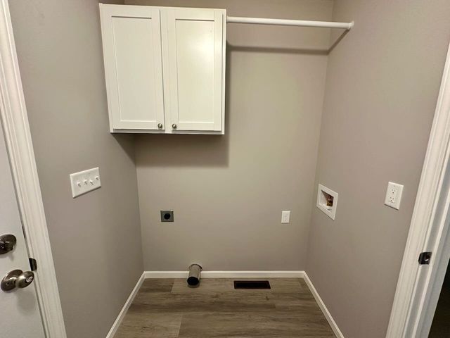 2588 E Greendale Drive, Saginaw, MI 48603