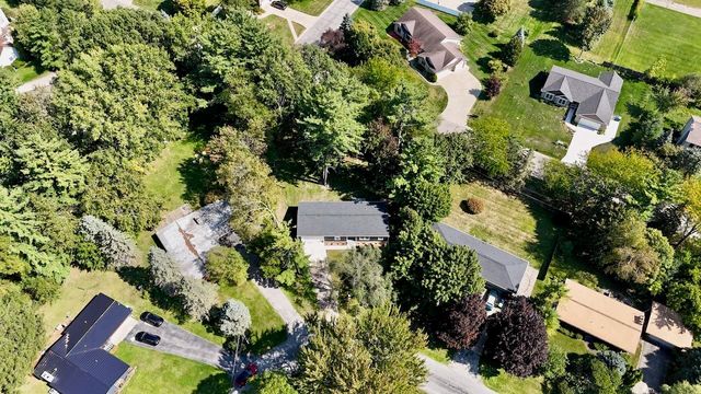 2588 E Greendale Drive, Saginaw, MI 48603