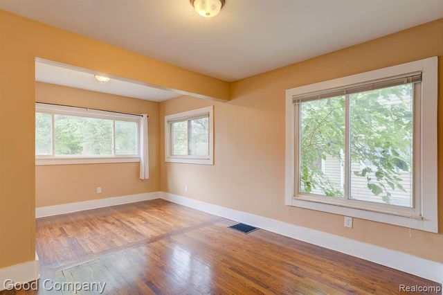 217 E Drayton Street, Ferndale, MI 48220