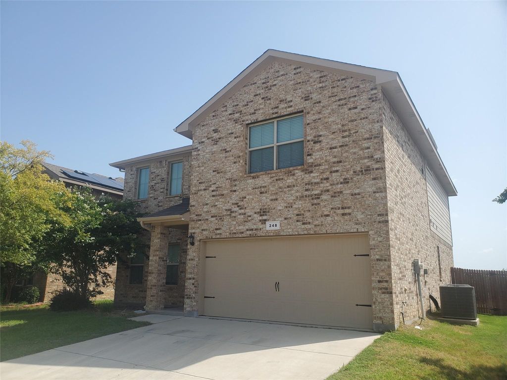 248 Crowfoot Drive, Fort Worth, TX 76131