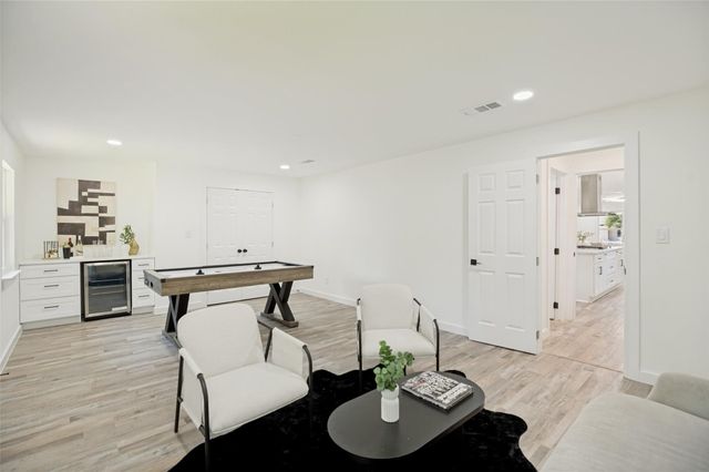 6329 E Lovers Lane, Dallas, TX 75214