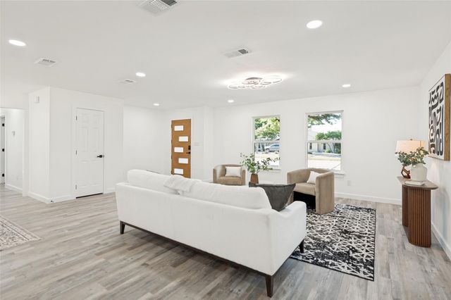 6329 E Lovers Lane, Dallas, TX 75214
