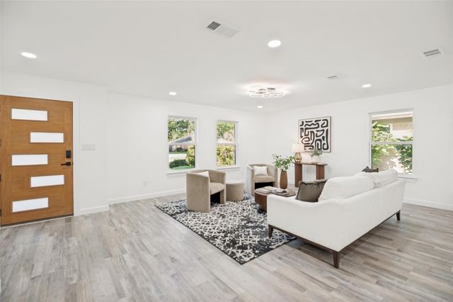 6329 E Lovers Lane, Dallas, TX 75214