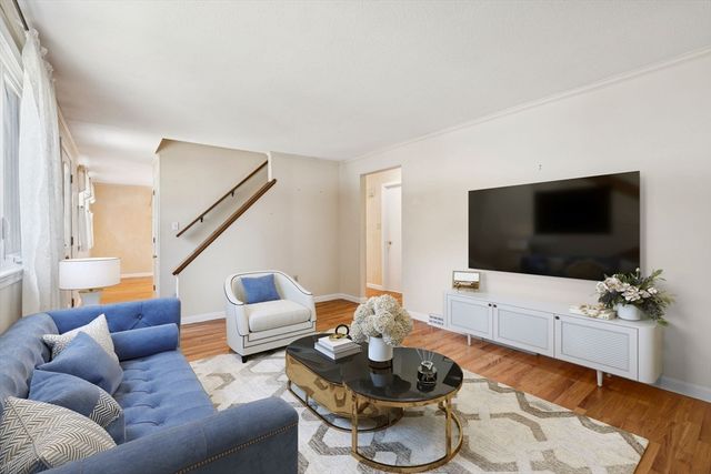 6 Anna Street, Chelmsford, MA 01863