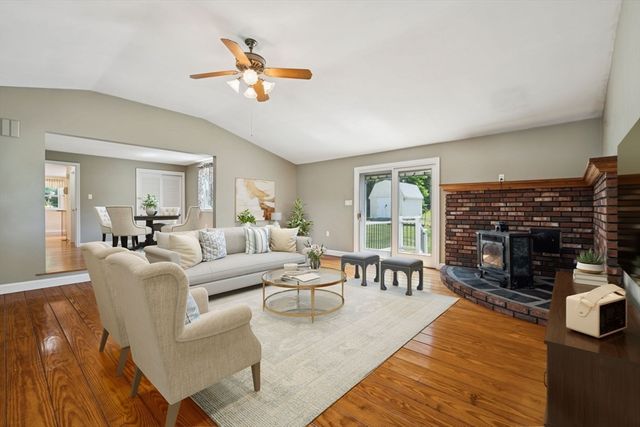 6 Anna Street, Chelmsford, MA 01863