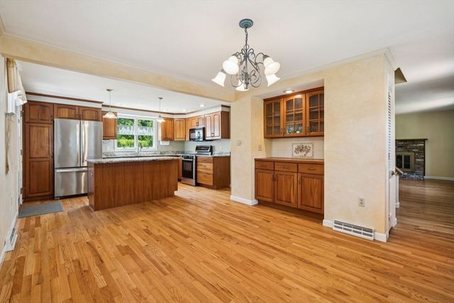 6 Anna Street, Chelmsford, MA 01863