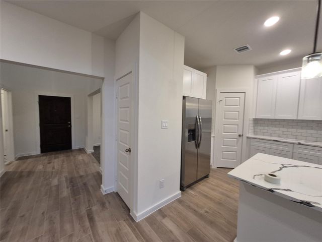 506 Zeus Mountains Drive, Crosby, TX 77532