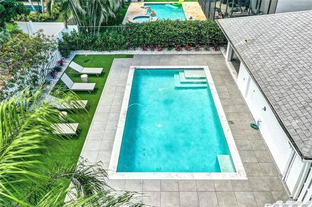 596 105th AVE N, Naples, FL 34108