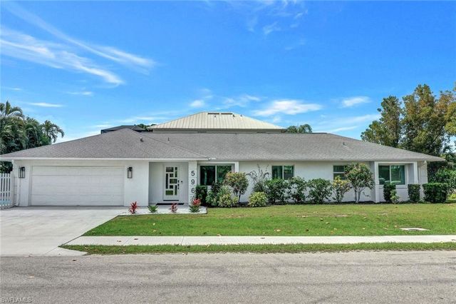596 105th AVE N, Naples, FL 34108