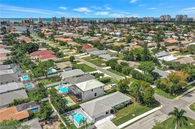 596 105th AVE N, Naples, FL 34108