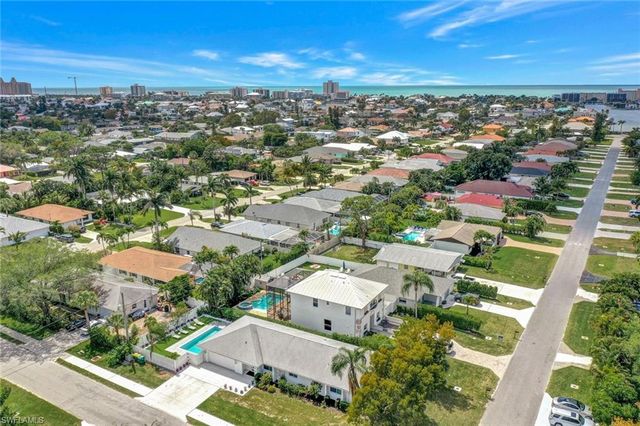596 105th AVE N, Naples, FL 34108