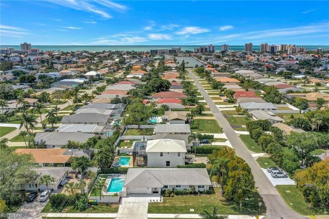 596 105th AVE N, Naples, FL 34108