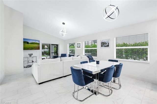 596 105th AVE N, Naples, FL 34108