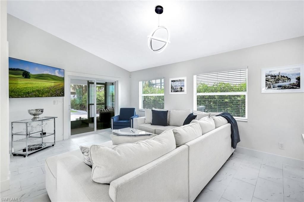 596 105th AVE N, Naples, FL 34108
