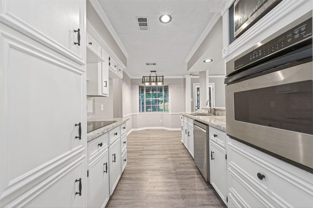 710 Equinox Street, Crosby, TX 77532